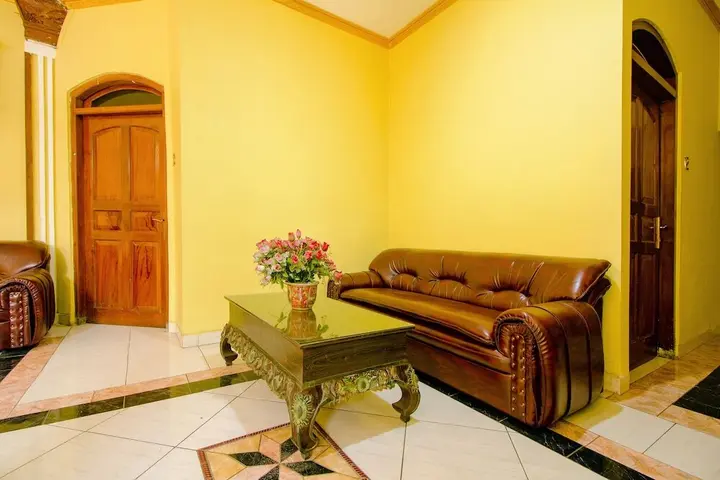 Депок: Hotel Mawar Saron 2 by OYO Rooms