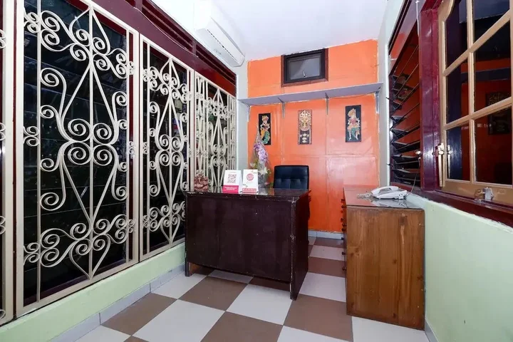 Суракарта: Wisma Daun by OYO Rooms