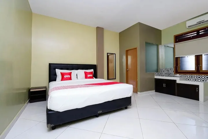 Суракарта: Wisma Daun by OYO Rooms