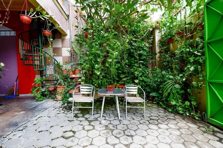 Суракарта: Wisma Daun by OYO Rooms