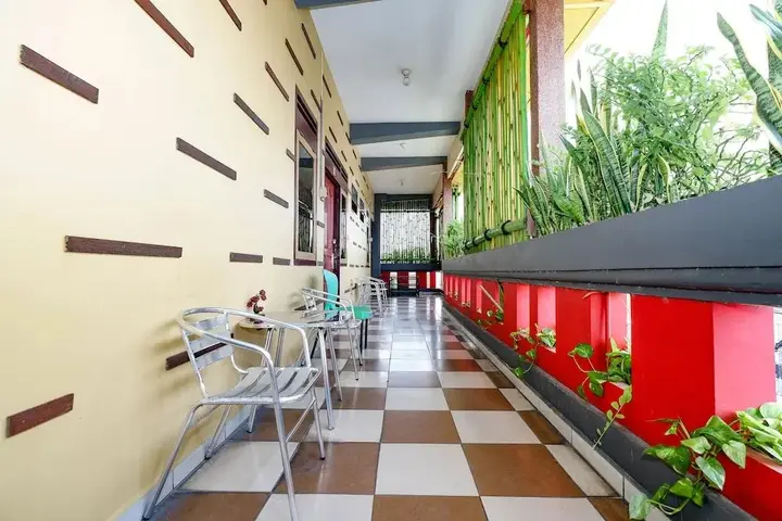 Суракарта: Wisma Daun by OYO Rooms