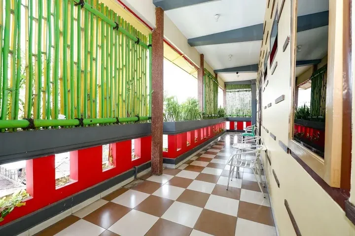 Суракарта: Wisma Daun by OYO Rooms