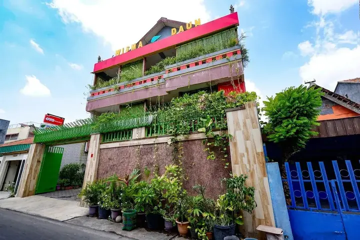 Суракарта: Wisma Daun by OYO Rooms