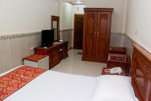 Индрамаю: Hotel WIWI PERKASA 2