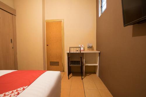 Тангеранг: OYO 298 Gemilang Guesthouse
