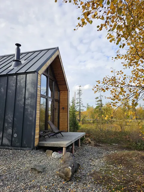 Кола: Aurora Barnhouse