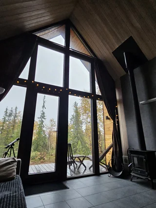 Кола: Aurora Barnhouse