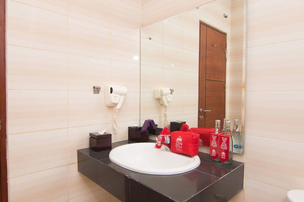 Кута: ZEN Rooms Kuta Sentral Parkir 1