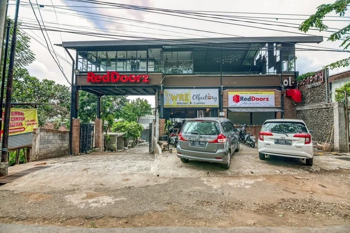 Семаранг: RedDoorz Plus near Akademi Kepolisian Semarang 3