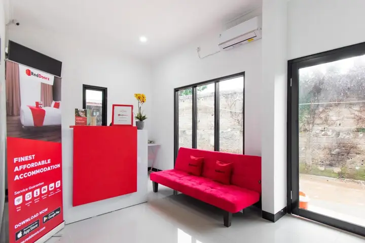 RedDoorz Plus near Trans Studio Cibubur 2 — фото 3
