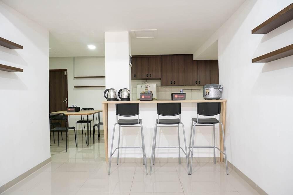 Тангеранг: Spacious Studio 2nd Floor at Meruya 8 Puri Kembangan