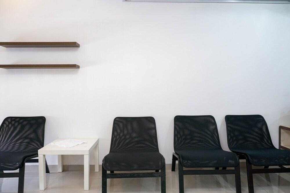 Тангеранг: Spacious Studio 2nd Floor at Meruya 8 Puri Kembangan
