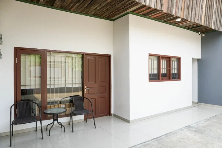 Тангеранг: Spacious Studio 2nd Floor at Meruya 8 Puri Kembangan
