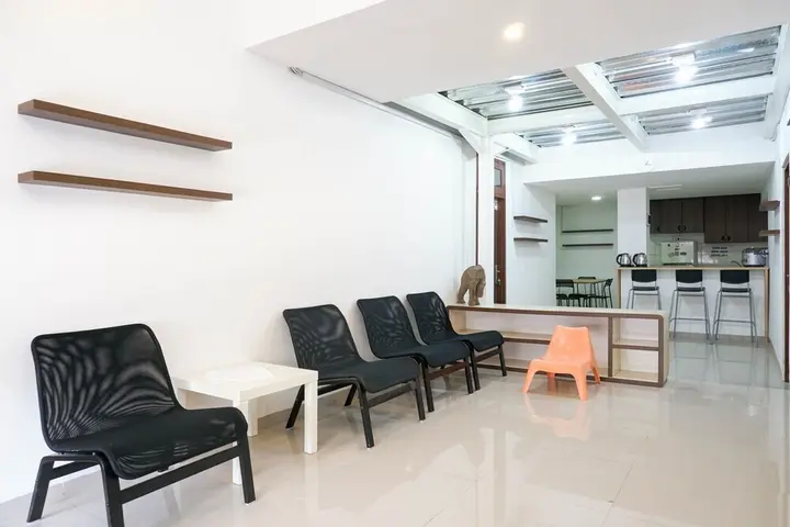 Тангеранг: Spacious Studio 2nd Floor at Meruya 8 Puri Kembangan