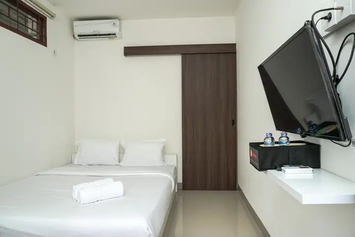 Spacious Studio 2nd Floor at Meruya 8 Puri Kembangan — фото 1