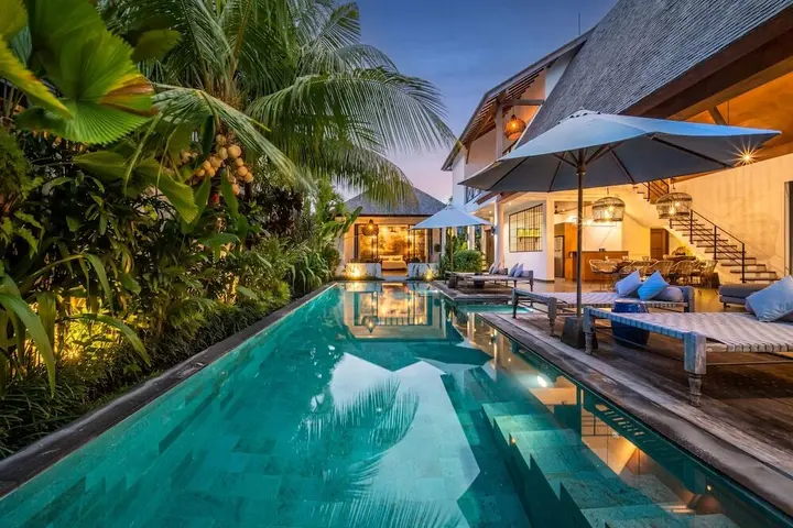 Переренан: Contemporary Private Villa, 4 BR, Canggu With Staff