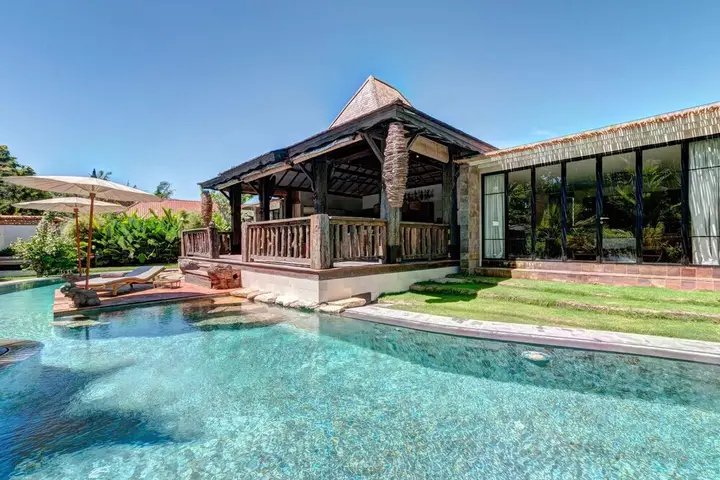Secluded Wooden Villa, 3 BR, Canggu With Staff — фото 3
