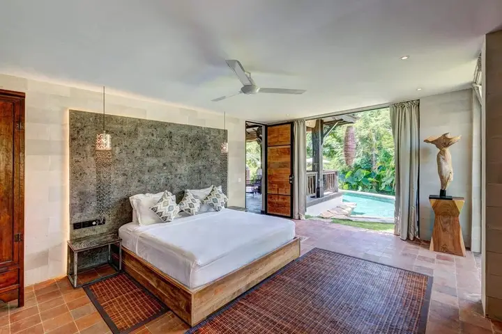 Secluded Wooden Villa, 3 BR, Canggu With Staff — фото 6