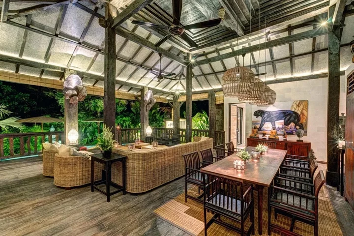 Керобокан: Secluded Wooden Villa, 3 BR, Canggu With Staff