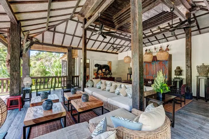 Керобокан: Secluded Wooden Villa, 3 BR, Canggu With Staff