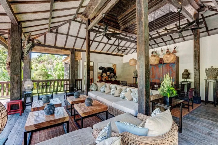 Керобокан: Secluded Wooden Villa, 3 BR, Canggu With Staff