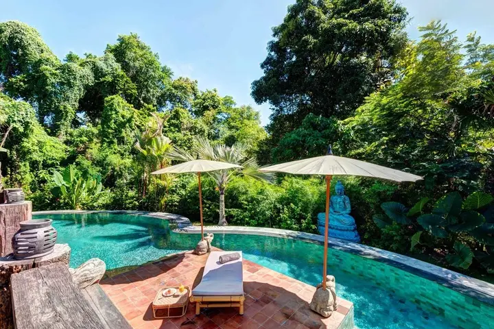 Керобокан: Secluded Wooden Villa, 3 BR, Canggu With Staff