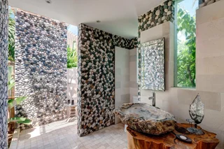 Керобокан: Secluded Wooden Villa, 3 BR, Canggu With Staff