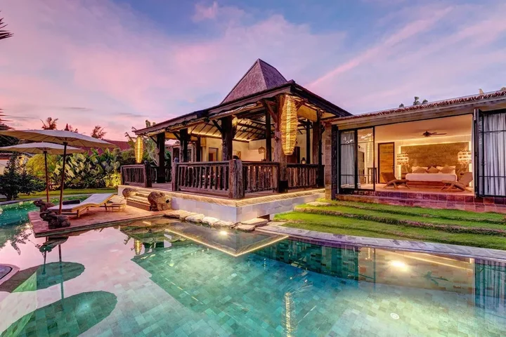 Керобокан: Secluded Wooden Villa, 3 BR, Canggu With Staff