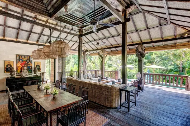 Secluded Wooden Villa, 3 BR, Canggu With Staff — фото 2