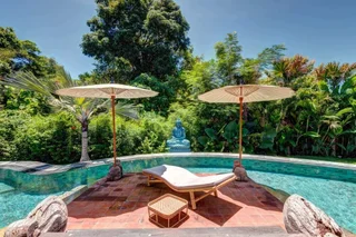 Керобокан: Secluded Wooden Villa, 3 BR, Canggu With Staff