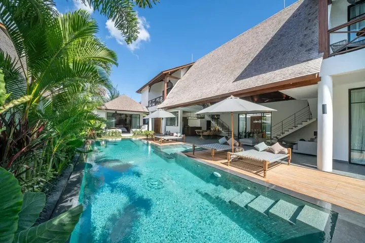 Переренан: Splendid Private Villa, 4 BR, Canggu With Staff