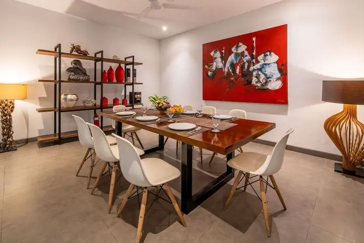 Кута: Colorful Private Villa 3 BR, Seminyak With Staff