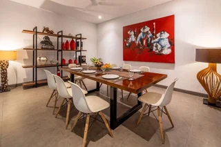 Кута: Colorful Private Villa 3 BR, Seminyak With Staff