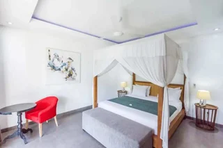 Кута: Colorful Private Villa 3 BR, Seminyak With Staff