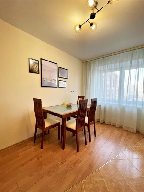 Екатеринбург: Апартаменты Авиаторов 14