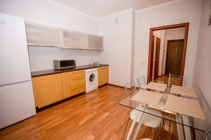 Красноярск: Апартаменты Авиаторов 25