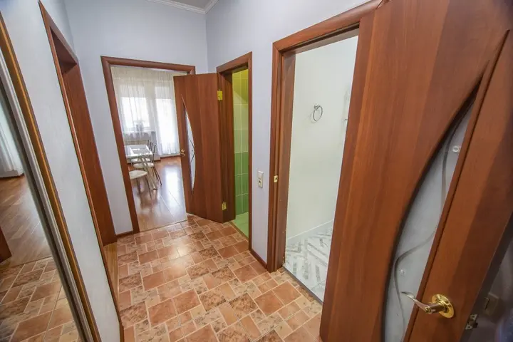 Красноярск: Апартаменты Авиаторов 25
