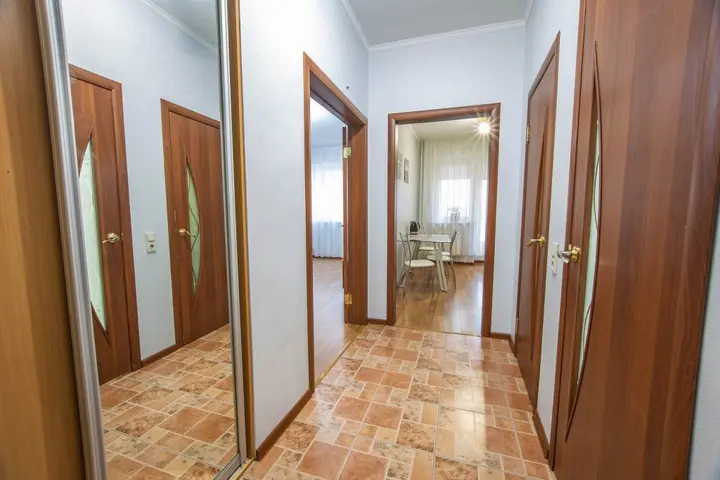 Красноярск: Апартаменты Авиаторов 25