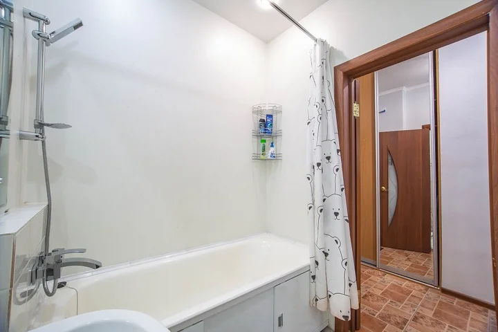 Красноярск: Апартаменты Авиаторов 25