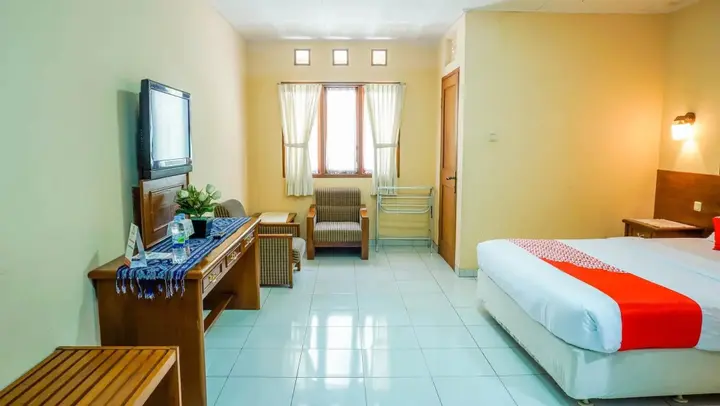 Лембанг: Hotel Cemara Asri by OYO Rooms