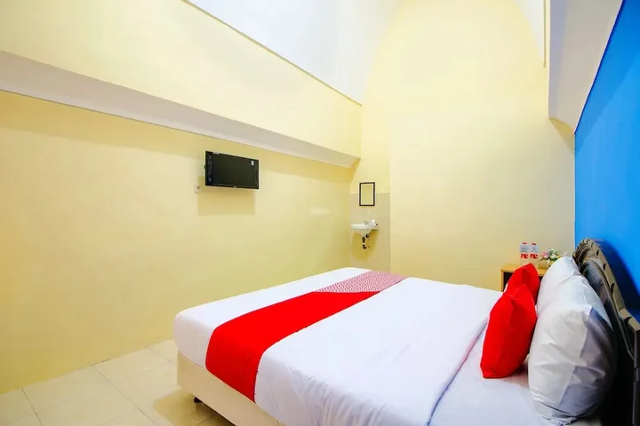 Депок: Grand Monica by OYO Rooms