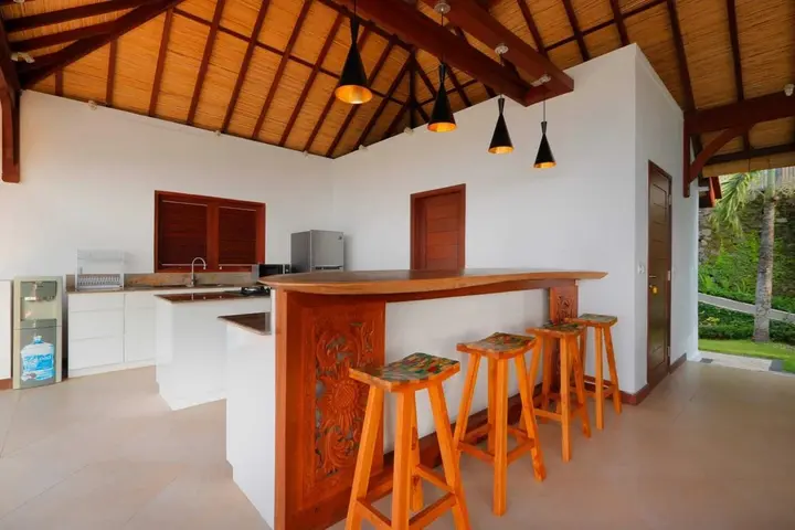 Сукасада: 2 BR Villa With Fantastic Ocean View, Lovina With Staff