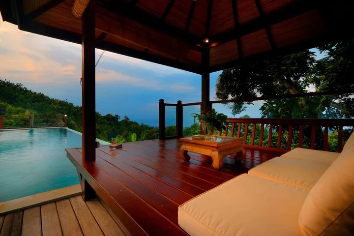 Сукасада: 2 BR Villa With Fantastic Ocean View, Lovina With Staff