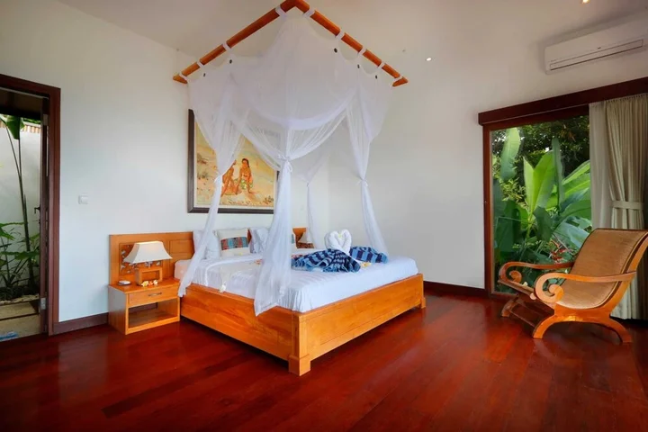 Сукасада: 2 BR Villa With Fantastic Ocean View, Lovina With Staff