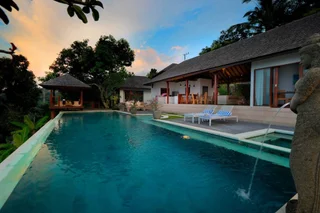 Сукасада: 2 BR Villa With Fantastic Ocean View, Lovina With Staff