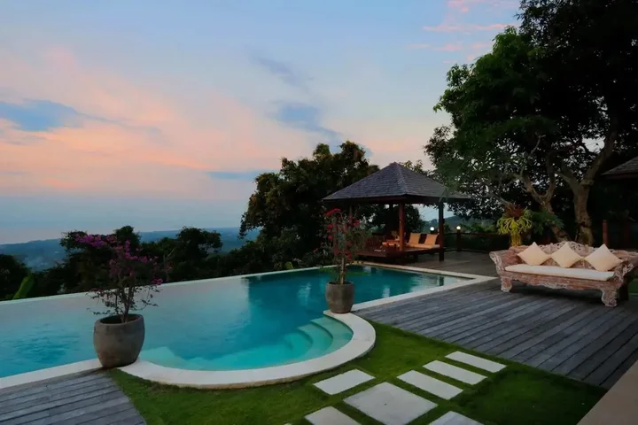 Сукасада: 2 BR Villa With Fantastic Ocean View, Lovina With Staff