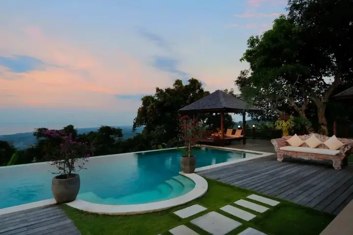 Сукасада: 2 BR Villa With Fantastic Ocean View, Lovina With Staff