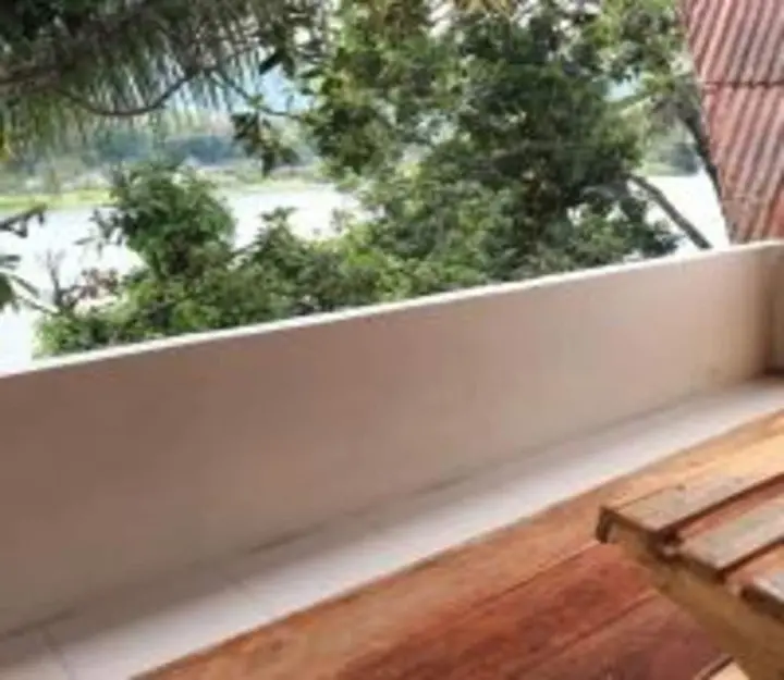 Озеро Тоба: Laster Jony's Guest House