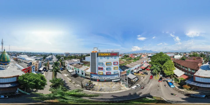 Маланг: Front One Budget Malang