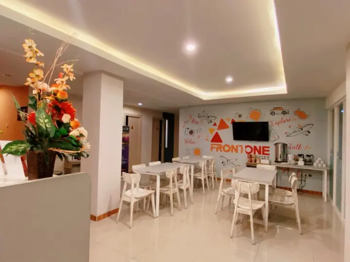 Маланг: Front One Budget Malang